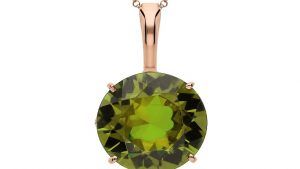 Подвески с султанитом: особенности, как выбрать и носить