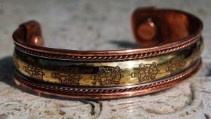 Медные браслеты: особенности, как выбрать и носить