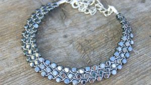 Женские браслеты с гематитом: особенности, как выбрать и носить