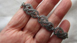 Браслет с марказитом: особенности, как выбрать и носить