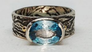 Старлит (голубой циркон): свойства камня и применение