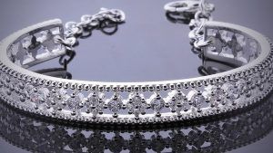 Серебряный браслет с фианитами: особенности, как выбрать и носить
