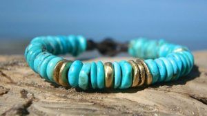 Золотые браслеты с бирюзой: особенности, как выбрать и носить