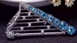 Серебряные броши с топазами: особенности, как выбрать и носить