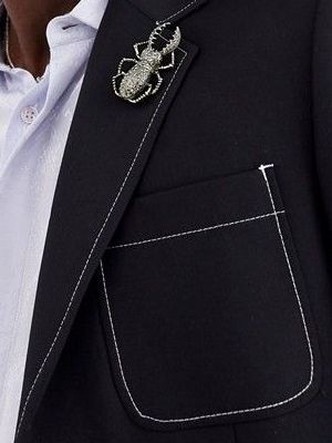 брошь в виде насекомого