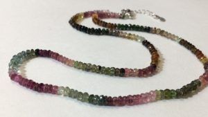 Бусы из турмалина: как выбрать, носить и ухаживать