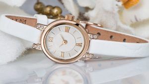 Часы с фианитами: особенности, как выбрать и носить Часы с фианитами: особенности, как выбрать и носить