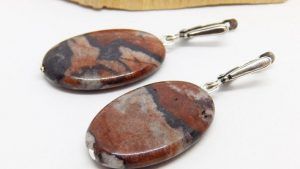 Серьги с яшмой: особенности, как выбрать и носить