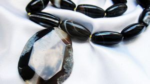 Агат для Водолея: подходит или нет? Как Водолеям носить агат