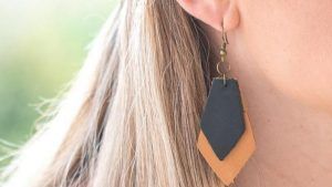Серьги из натуральной кожи: как выбрать и носить
