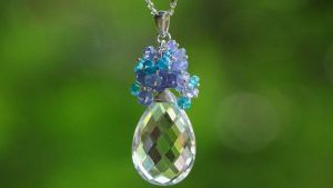 Талисманы и подвески с горным хрусталем: кому подходят