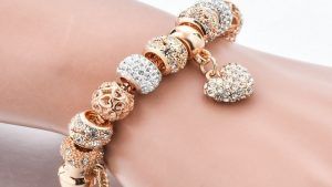 Золотые шармы для браслетов: особенности и как выбрать