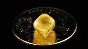 Посетительница парка в Арканзасе обнаружила желтый алмаз весом 4,38 карата