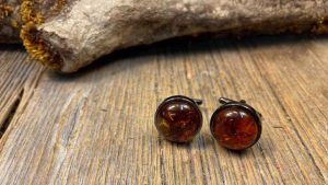 Запонки с янтарем: как выбрать и носить