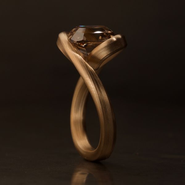 Бриллиантовое кольцо Leen Heyne x Thesis, вид сбоку