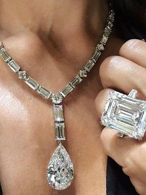 Алмаз для Рака: подходит ли, как Ракам носить алмаз