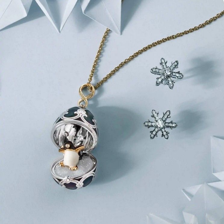 Новый медальон-сюрприз от компании Fabergé. Фото: Fabergé