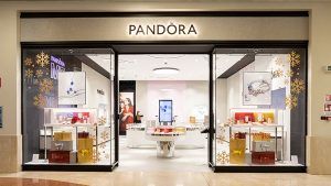 Pandora тестирует новую концепцию магазина в Италии и Великобритании