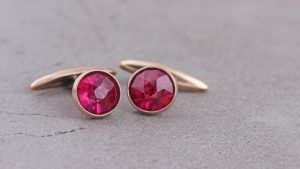 Запонки с рубинами: как выбрать и носить