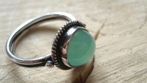 Хризопраз для Скорпиона: подходит ли, как Скорпионам носить хризопраз