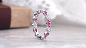 Серебряные кольца с рубинами: особенности, как выбрать и носить