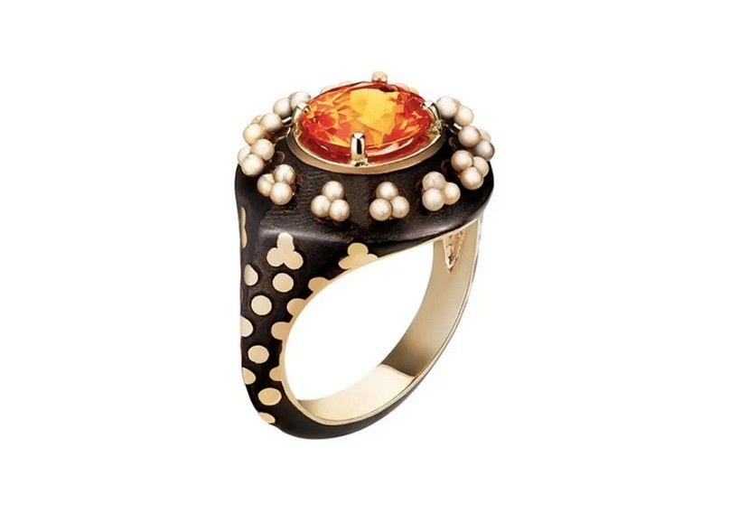 Золотое кольцо от Элис Чиколини с мандариновым гранатом и эмалью