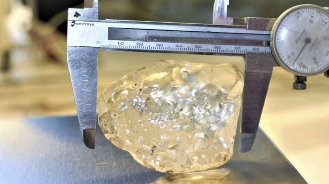 1098-каратный алмаз, добытый компанией Debswana на руднике Джваненг
