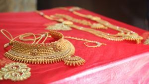 Правительство Индии смягчает правила клеймения золота