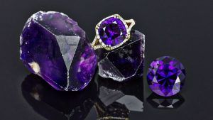 Какого цвета бывает аметист