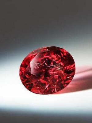 Самые знаменитые красные бриллианты