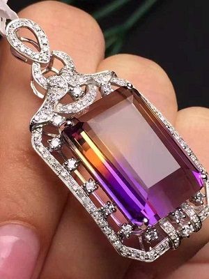 колье и подвески с аметрином