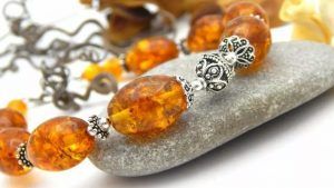Янтарь для Овна: подходит или нет? Как Овнам носить янтарь