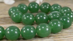 Какого цвета бывает жадеит