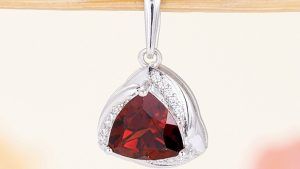 Гранат для Скорпиона: подходит или нет? Как Скорпионам носить гранат