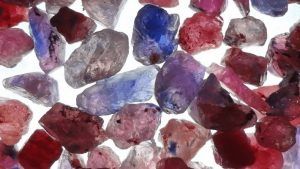 Какого цвета бывают корунды