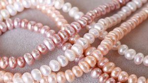 Особенности и свойства розового жемчуга