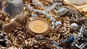 Как сочетать золотые и серебряные украшения