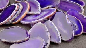 Фиолетовый агат: особенности камня и применение