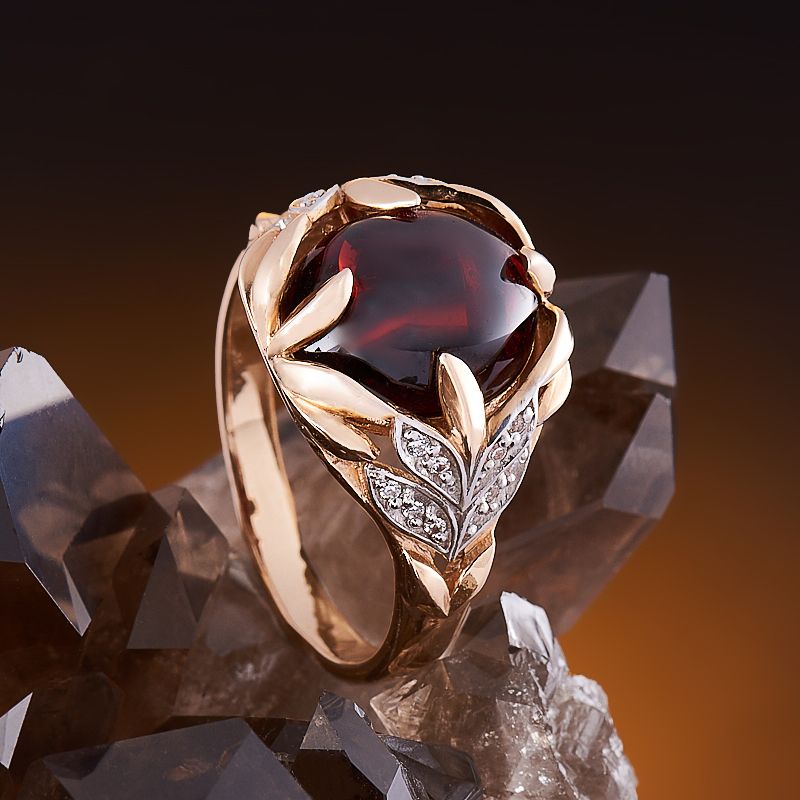 Перстень с рубином символизирует сумасшедшую страсть или получение роскошного подарка