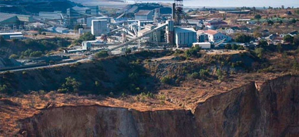 Petra Diamonds потратит 289 миллионов долларов на продление срока службы двух шахт