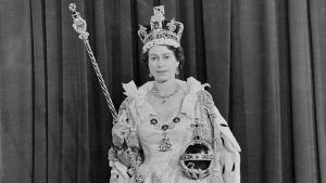 Платиновый юбилей королевы: бриллиантовые украшения коронации