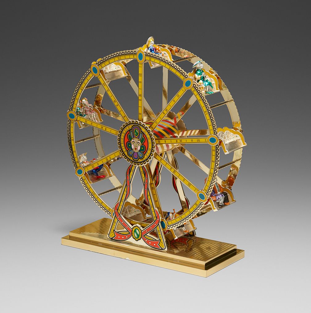 Серебряное колесо обозрения от Tiffany & Co. с позолотой и эмалью было продано на аукционе за 52 500 долларов