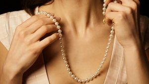 Шейное украшение матинэ: особенности, как правильно носить Шейное украшение матинэ: особенности, как правильно носить