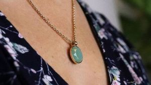 Колье и бусы с нефритом: как выбрать и носить