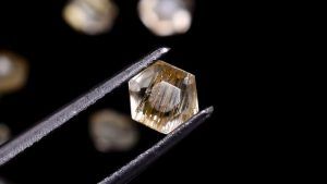 Огранка «Шестигранник»: особенности, для каких камней подходит