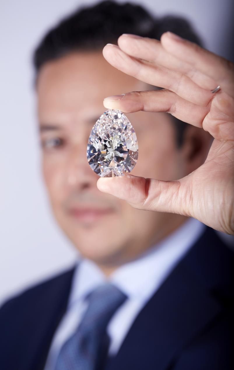 Белый бриллиант, получивший название «Скала» (The Rock), оценивается в 20–30 миллионов долларов