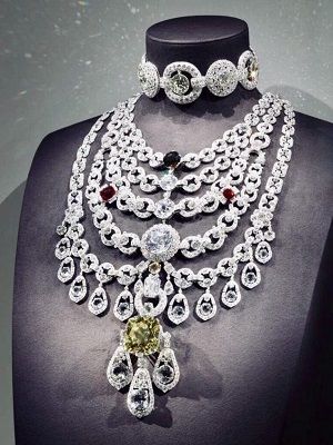 Как выглядят самые роскошные украшения махараджей