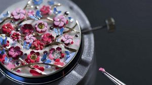 Как Van Cleef & Arpels делает часы похожими на цветущие сады
