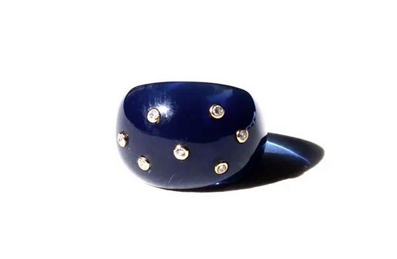 Темно-синее кольцо Resin Globe от Grace Lee с семью бриллиантами