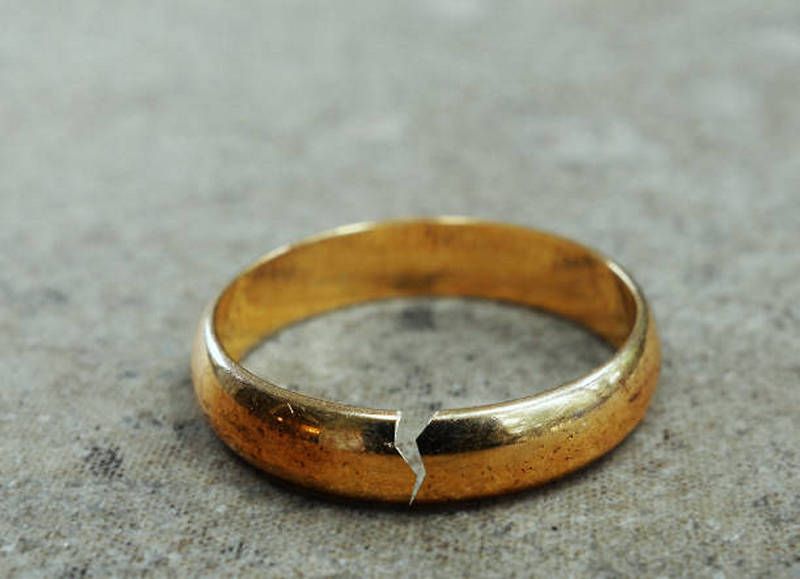 Снятся сломанные кольца, как правило, не к добру